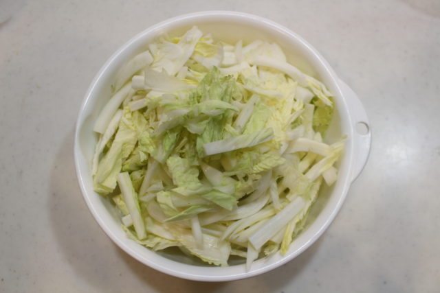 IMG 5324 人気の定番作り置きレシピ。白菜とコーンのコールスローの簡単作り方。白菜の大量消費におすすめ！