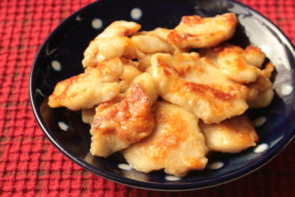 パルメザンチーズをまぶした鶏胸肉のオーブン焼き レシピ