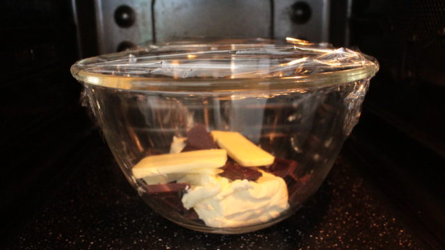 IMG 6958 ローソンで大人気！濃厚バスク風ショコラチーズケーキの再現レシピ。絶品ショコラバスチーの簡単作り方！