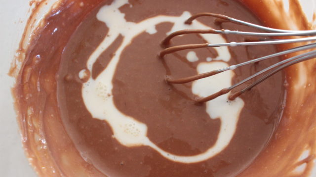 IMG 6974 ローソンで大人気！濃厚バスク風ショコラチーズケーキの再現レシピ。絶品ショコラバスチーの簡単作り方！
