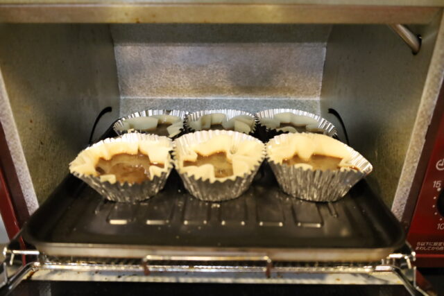 IMG 8008 バレンタインにおすすめ。餃子の皮でトースターで簡単！材料５つ。チョコエッグタルトの作り方。