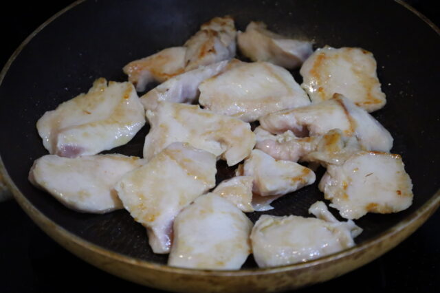 IMG 1034 人気の鶏むね肉がやわらかくなる下味冷凍の作り置き。うましおごま油漬けのレシピ。