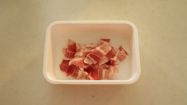 IMG 3079 お弁当箱そのままチン！レンジで最高に簡単な豚バラねぎチャーハン。1人分の作り方！