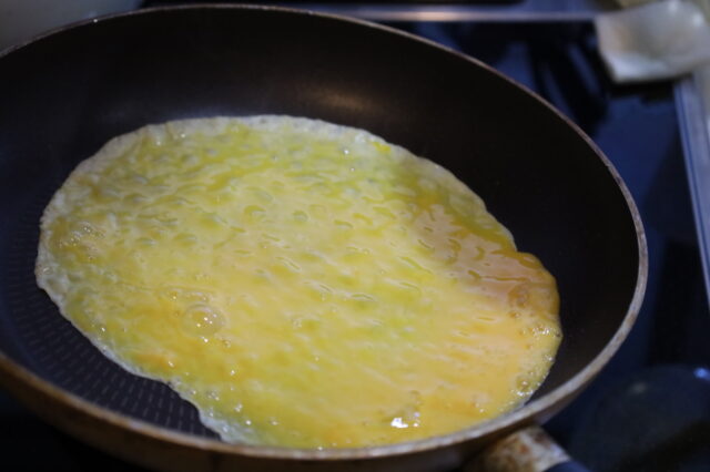 IMG 4271 レンジで炊くからこそ美味しい！絶品チキンライスでオムライスの簡単レシピ。