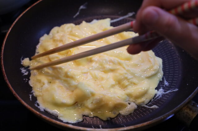 IMG 4297 レンジで炊くからこそ美味しい！絶品チキンライスでオムライスの簡単レシピ。