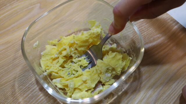 IMG 8877 ふたつ同時にチンするだけ！5分で完成そぼろ弁当の超簡単作り方。ひとり分のラクラクお弁当レシピ。