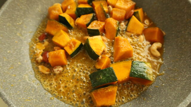 IMG 0719 最高の秋おやつ。かぼちゃとナッツのキャラメリゼの超簡単レシピ。