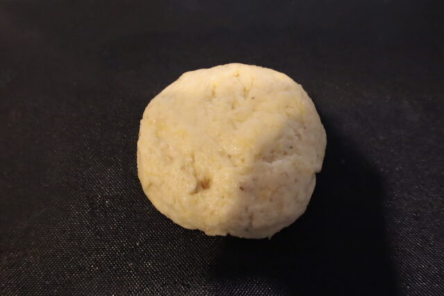 IMG 1857 サクサクふわふわバナナスコーンの超簡単レシピ。ホットケーキミックスで卵なしの作り方。