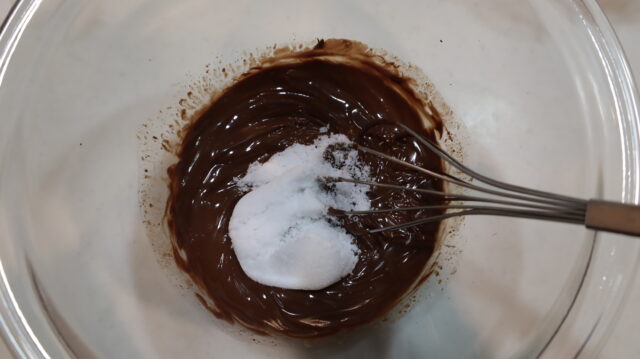IMG 5391 1 人気の濃厚チョコレシピ。極上の生チョコタルトの超簡単な作り方。