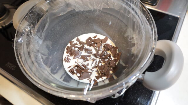 IMG 6518 材料３つ！一番簡単な生チョコサンドクッキーの作り方。