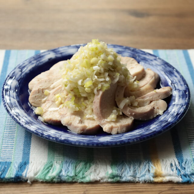 IMG 3822 ポリ袋で作り置きレシピ。鶏むね肉しっとりネギ塩レモンだれの作り方