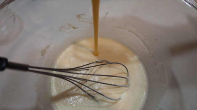 IMG 7045 全卵とバニラアイスで簡単！レンジでなめらか濃厚カスタードクリームのレシピ。