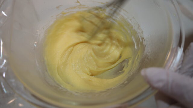 IMG 7070 全卵とバニラアイスで簡単！レンジでなめらか濃厚カスタードクリームのレシピ。