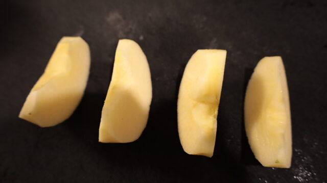 IMG 7359 人気のカスタードアップルパイのトースターで簡単レシピ。とろとろカスタードの作り方。