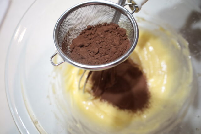 IMG 8432 ザクザククランブルのチョコレートマフィンのトースターで簡単レシピ。