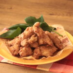 鶏むね肉の節約レシピ！鶏むね肉でケンタッキー風ザクザクフライドチキンの作り方。