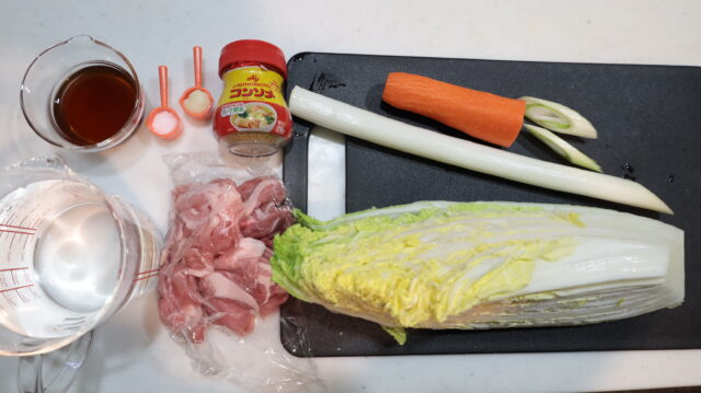 IMG 1990 白菜の大量消費に！やみつきスタミナ白菜鍋の超簡単レシピ。つゆだく鍋で体ぽかぽか。