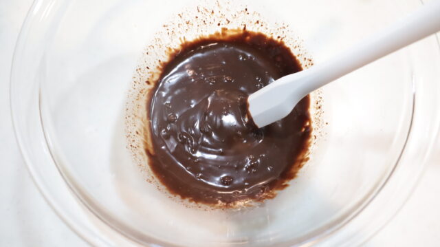 IMG 3142 オーブンなし！材料４つ！焼かない簡単生チョコタルトのレシピ。生クリームなしの作り方。