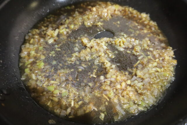 IMG 3820 鶏むね肉しっとりやわらか台湾風ジーローファンのレシピ。鶏肉飯の作り方。