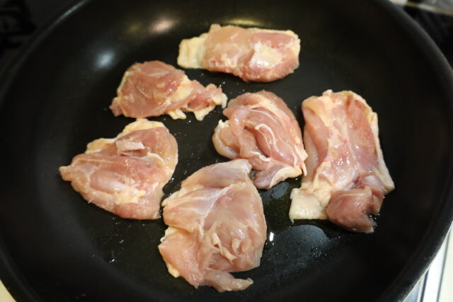 IMG 7134 皮つきなすの蒲焼きの人気レシピ。とろとろなすと鶏もも肉でお弁当の作り置きおかず。