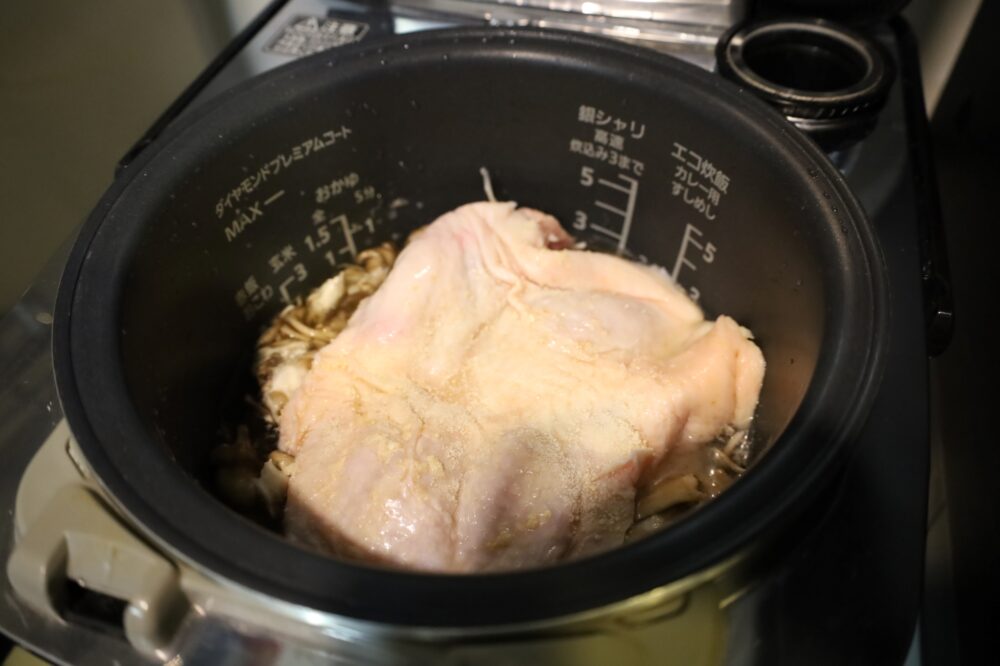 IMG 8870s 人気の鶏肉と舞茸の炊き込みご飯2合のレシピ。めんつゆで簡単作り方！
