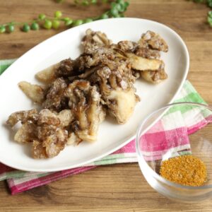 人気のカリカリまいたけの天ぷらのレシピ。片栗粉のみでフライパンで簡単作り方。