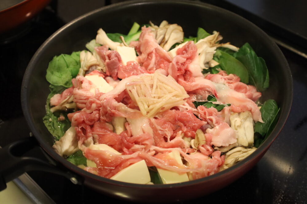 IMG 2365 小松菜と豚肉の生姜こうじ蒸しの常備菜レシピ。野菜がたっぷり食べられる作り置き。