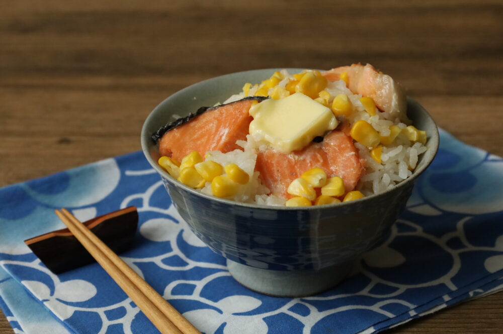 IMG 0516 究極の癒し！とうもろこしと塩鮭の塩バター炊き込みご飯がおいしすぎて箸がとまらない。