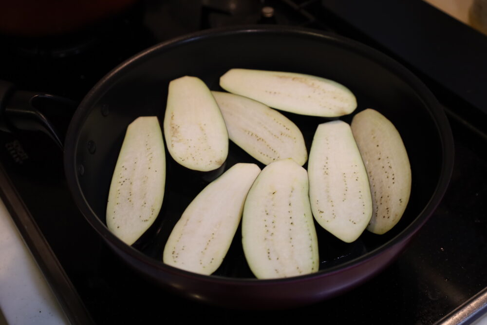 IMG 9844 なすの大量消費に！基本の茄子の焼びたしの作り置きレシピ。焼肉のタレを使えばまるでプロの味。