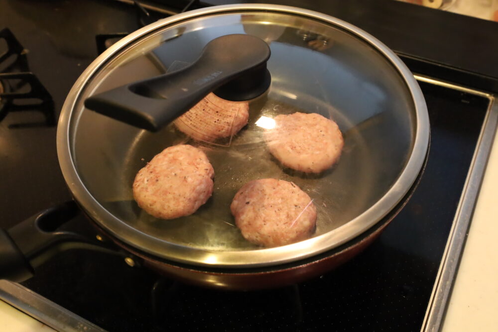 IMG 0122 お弁当の簡単作り置きレシピ。ゆかりだけハンバーグの作り方。