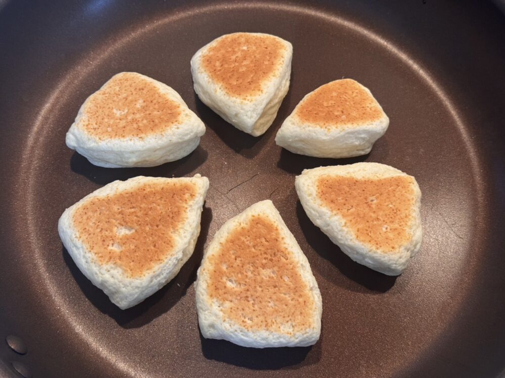 IMG 6142 人気の抹茶スコーンのトースターで簡単レシピ。バターなし！薄力粉でシンプルな作り方。