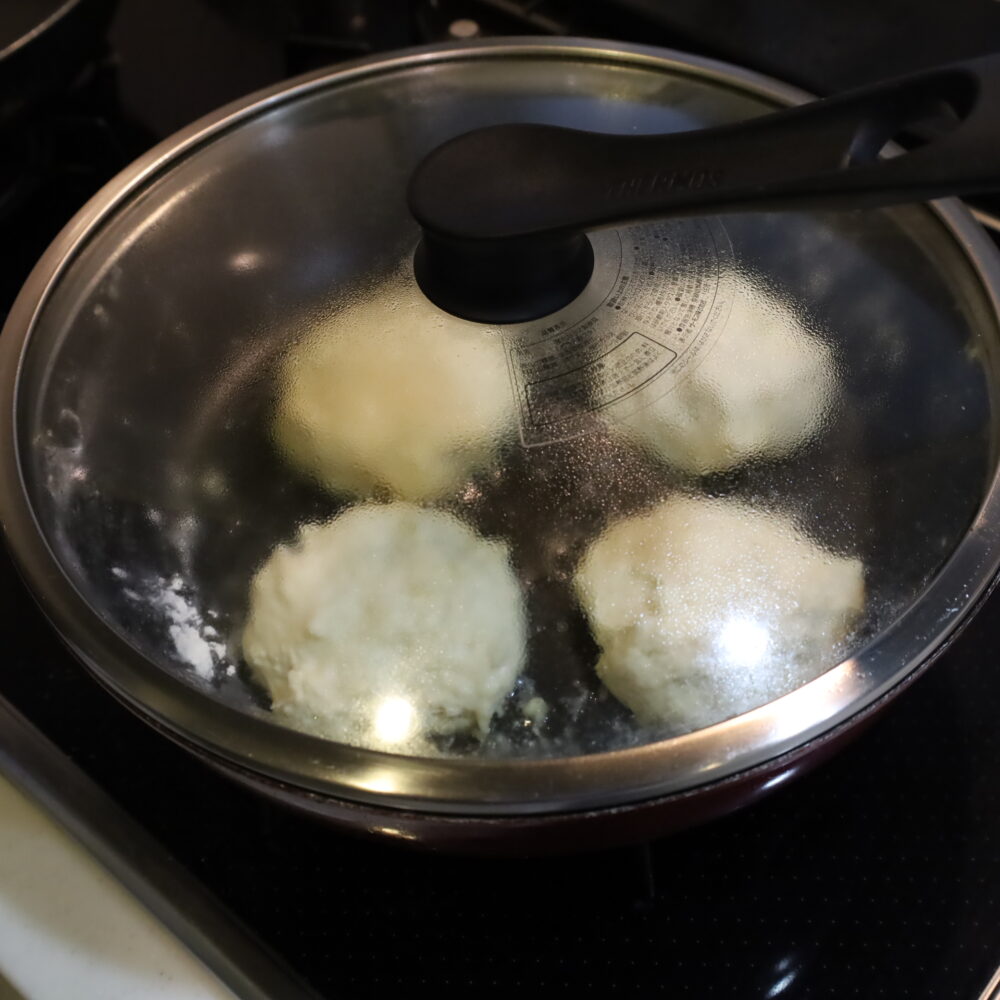 IMG 9861 発酵なしですぐできる！もちもちお豆腐パンのレシピ。フライパンひとつで簡単な作り方。