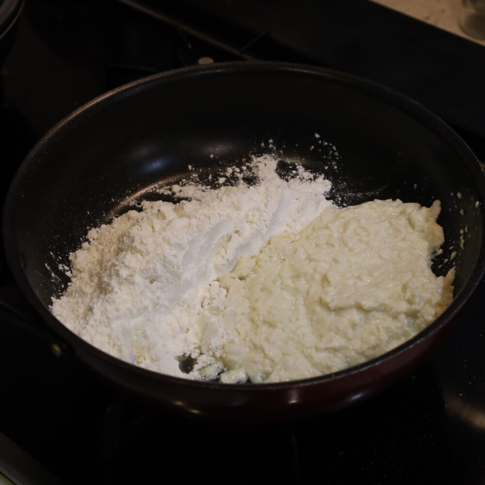 IMG 9915 発酵なしですぐできる！もちもちお豆腐パンのレシピ。フライパンひとつで簡単な作り方。