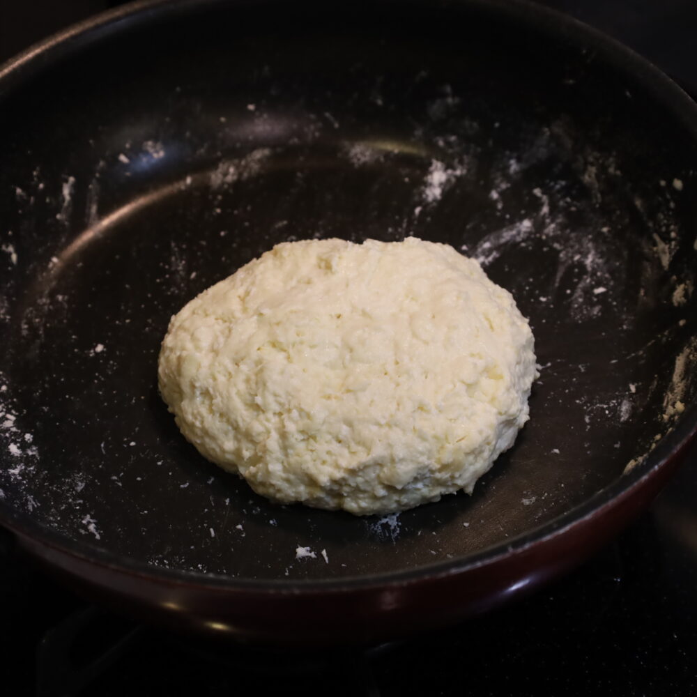 IMG 9918 発酵なしですぐできる！もちもちお豆腐パンのレシピ。フライパンひとつで簡単な作り方。