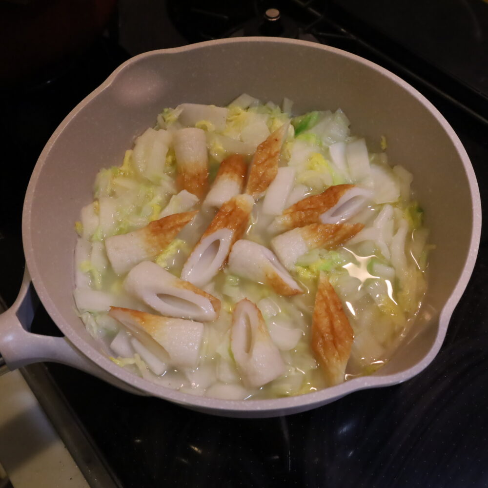 ちくわチャウダー。白菜とちくわのクラムチャウダー風スープ。いるはずのないホタテやアサリの味がする! 6 ちくわチャウダー。白菜とちくわのクラムチャウダー風スープ。いるはずのないホタテやアサリの味がする! IMG 4705 ちくわチャウダー。白菜とちくわのクラムチャウダー風スープ。いるはずのないホタテやアサリの味がする!