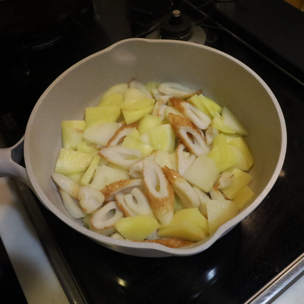 IMG 5192 とろとろホクホク竹輪とじゃがいものグラタン。ちくわのうま味で海の幸の贅沢ホワイトソースになる！