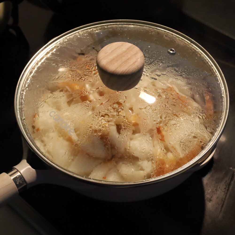 ちくわと大根のうま塩バター。何度でも作りたくなるシンプルなのに奥深い作り置きおかず。 7 ちくわと大根のうま塩バター。何度でも作りたくなるシンプルなのに奥深い作り置きおかず。 IMG 5460 ちくわと大根のうま塩バター。何度でも作りたくなるシンプルなのに奥深い作り置きおかず。