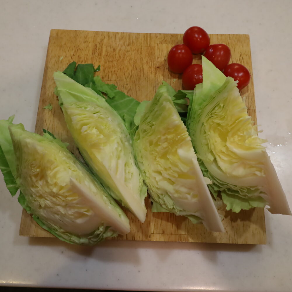 IMG 5507 焦がしキャベツと豚トマトの焼きポトフ。メインおかずになる食べるスープ。