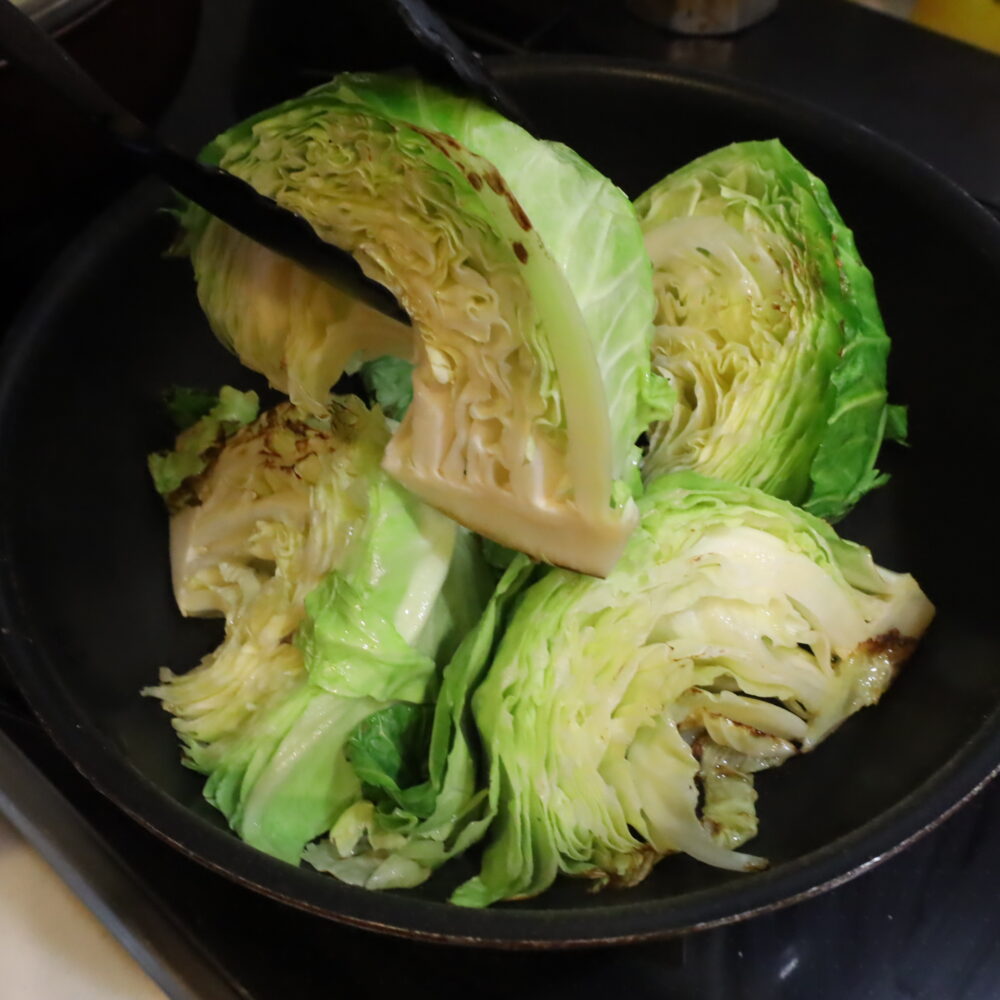 IMG 5518 焦がしキャベツと豚トマトの焼きポトフ。メインおかずになる食べるスープ。