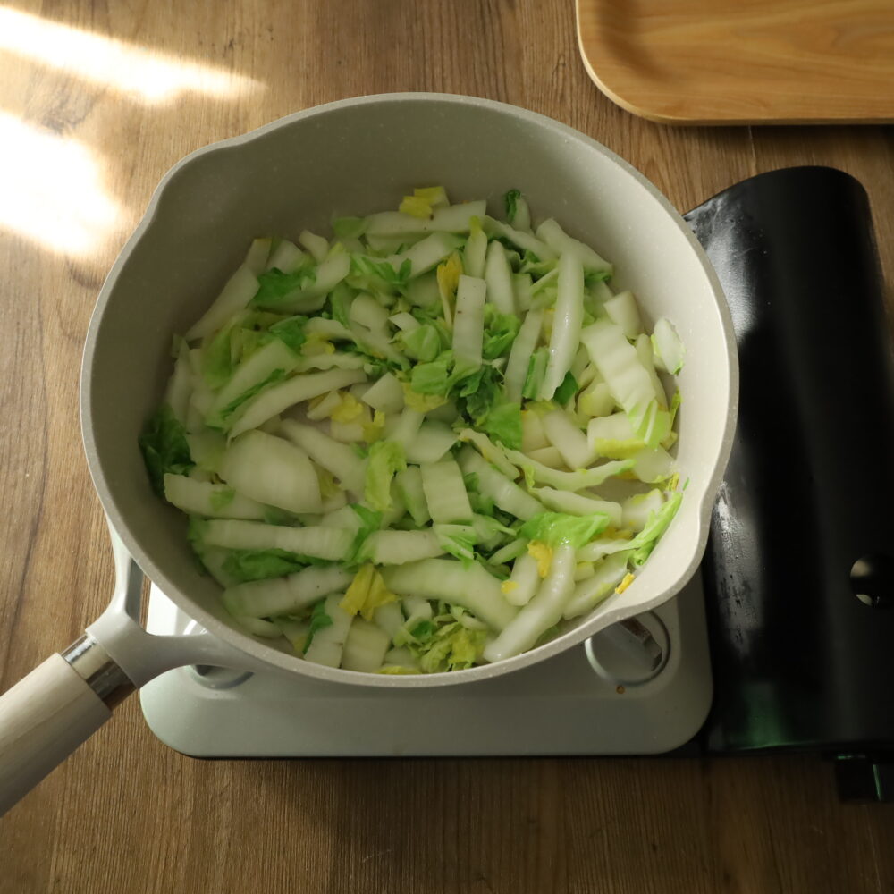 15分で完成する冬のごちそう。鮭と白菜のクリームスープ 5 15分で完成する冬のごちそう。鮭と白菜のクリームスープ IMG 6067 15分で完成する冬のごちそう。鮭と白菜のクリームスープ