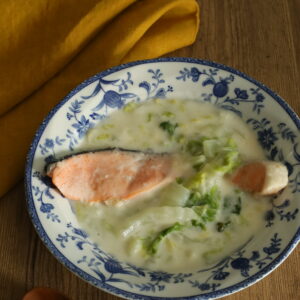 15分で完成する冬のごちそう。鮭と白菜のクリームスープ