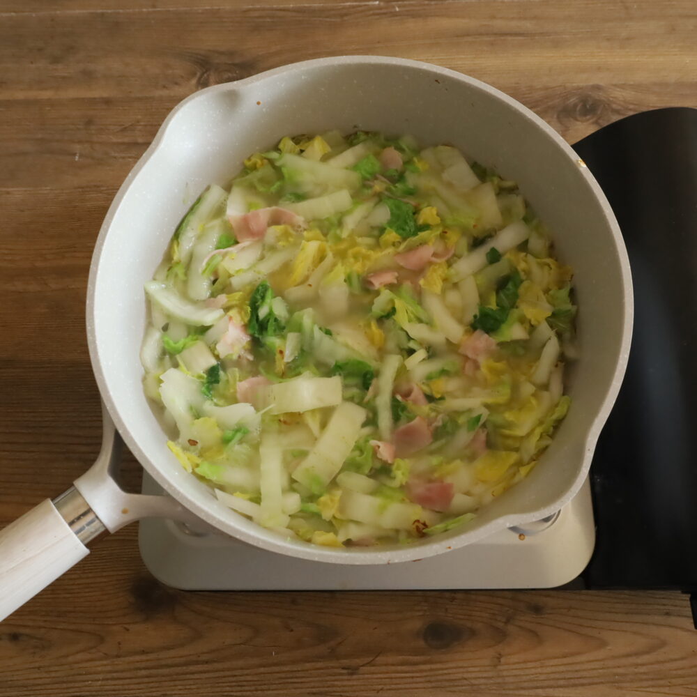 15分で作れる基本のレシピ。白菜とベーコンのクリームスープ。 6 15分で作れる基本のレシピ。白菜とベーコンのクリームスープ。 IMG 6313 15分で作れる基本のレシピ。白菜とベーコンのクリームスープ。