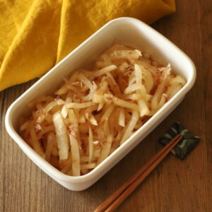 レンジで簡単！10分で完成する作り置きレシピ。あたたかい大根のナムル