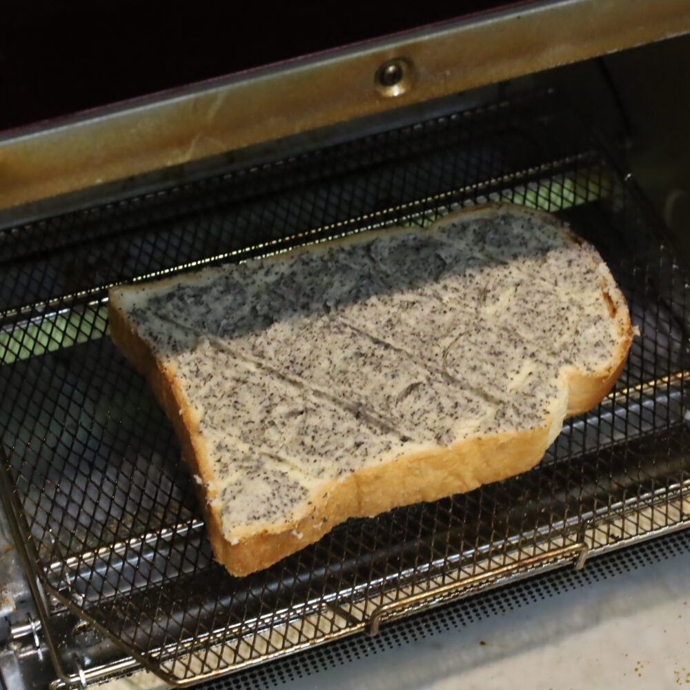 IMG 5168 材料5つで10分で完成！サクサク紅茶のメロンパントースト