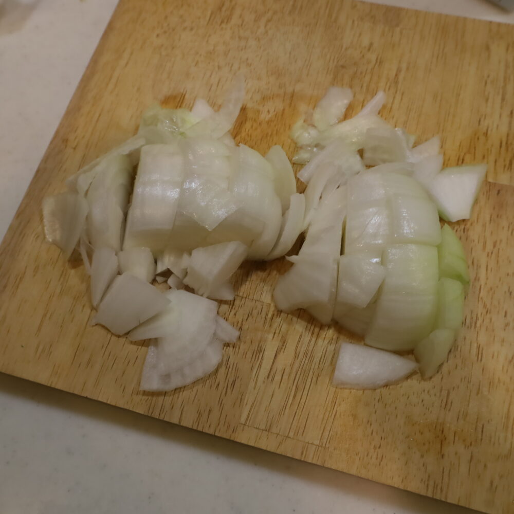 IMG 7733 15分で完成！とろあま新玉ねぎと鶏もも肉のバタークリーム煮。ルーなし・生クリームなしで絶品！作り置きもできます。