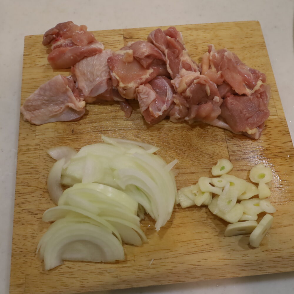 IMG 7878 シュクメルリ風きのこと鶏肉のクリーム煮。シチューかけごはんに最高の作り置きレシピ。