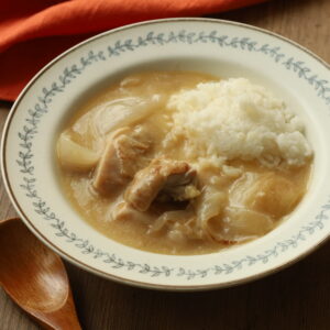 とろとろ新玉ねぎと鶏肉の味噌バターシチュー