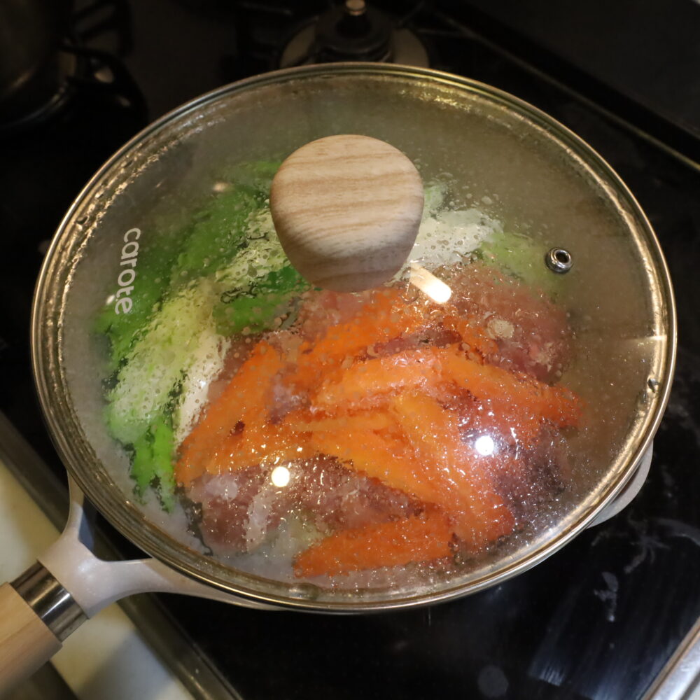 IMG 8437 15分で完成！ごま油香る焦がしネギと鶏肉の醤油クリームシチュー