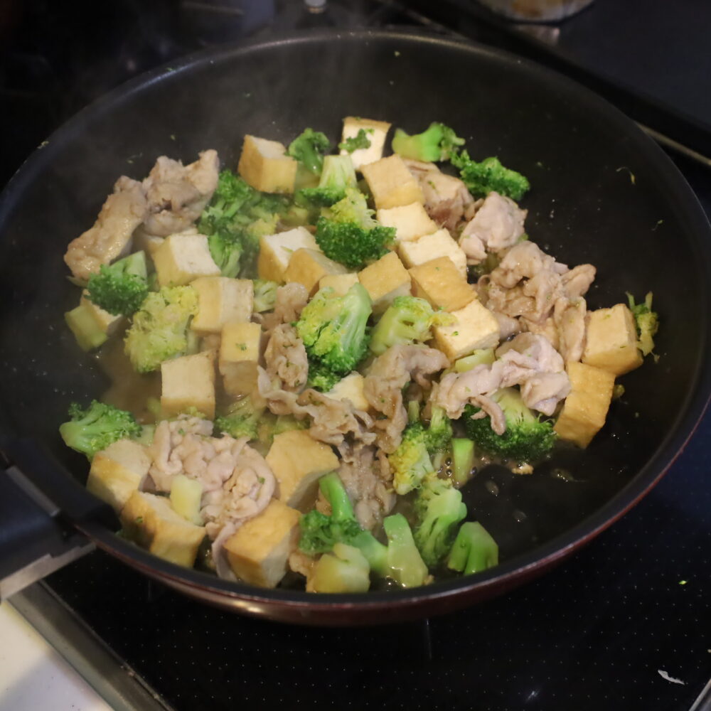 たんぱく質しっかり栄養たっぷり!7分で完成あつあげブロッコリーのバター醤油かけごはん 6 たんぱく質しっかり栄養たっぷり!7分で完成あつあげブロッコリーのバター醤油かけごはん IMG 0292 たんぱく質しっかり栄養たっぷり!7分で完成あつあげブロッコリーのバター醤油かけごはん