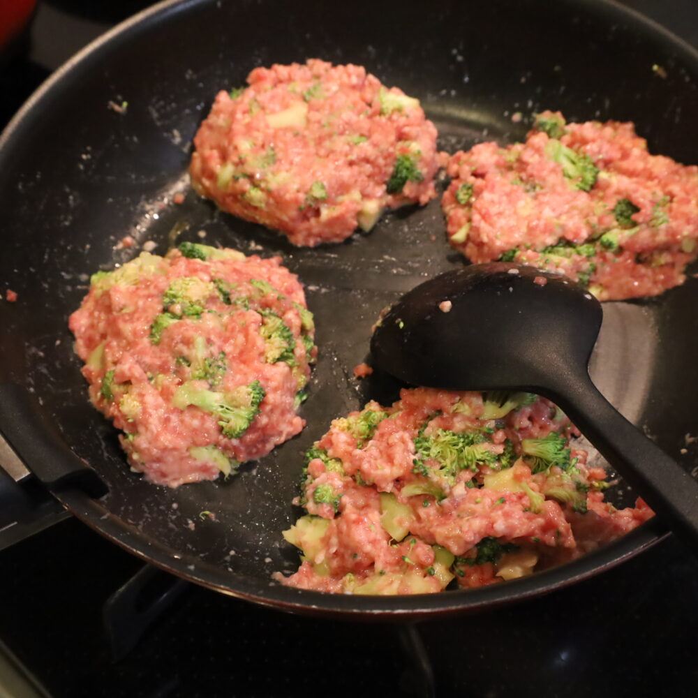 IMG 9905 包丁不要！20分で完成！ほくほくブロッコリーのジューシーハンバーグ